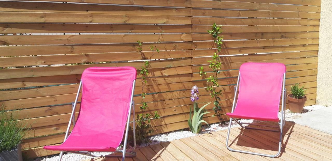 Appartement Neuf Clim Terrasse & Piscine Blauzac  エクステリア 写真